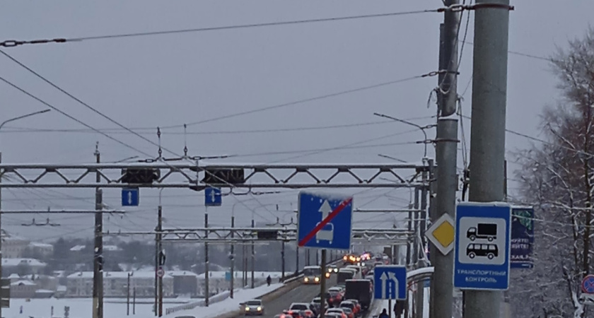 Водителей с многолетним стажем обяжут пересдавать на права в апреле - заплатить еще нужно 2000 рублей