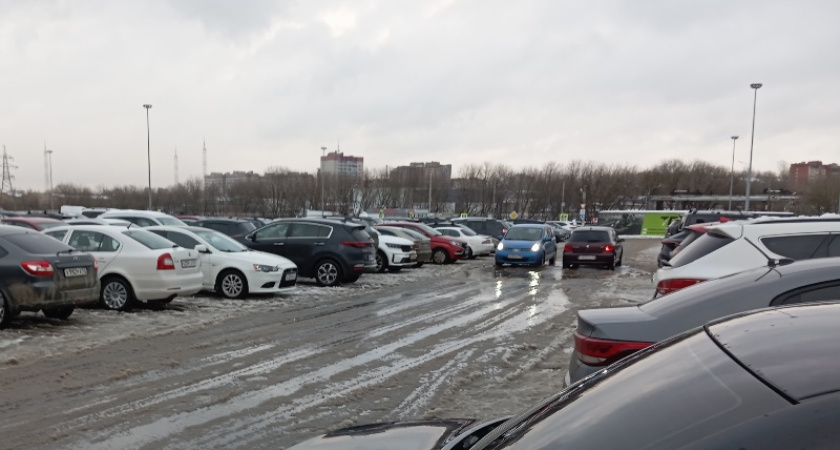 "В соседних городах авто оставляют бесплатно": депутаты раскритиковали схему платных парковок в центре Костромы