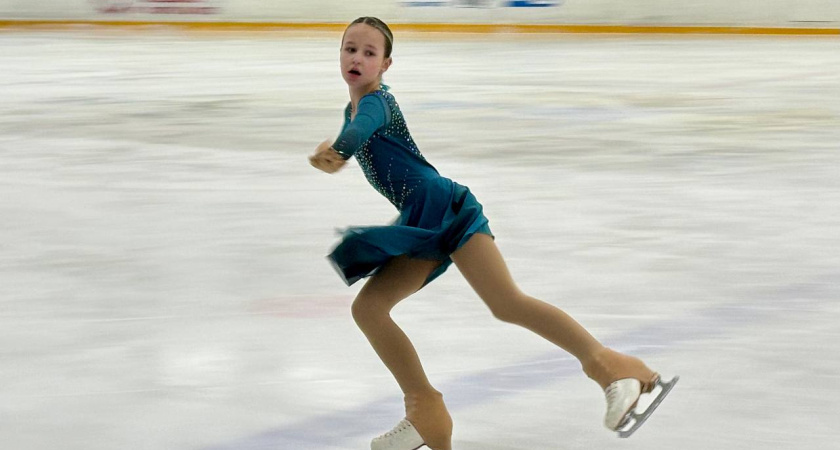 Снегурочка на коньках: в Костроме завершается турнир с участием звезд