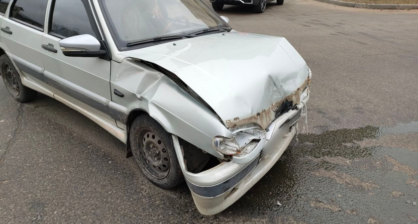 В Костроме водитель Kia Optima не пропустил ВАЗ: есть пострадавшие