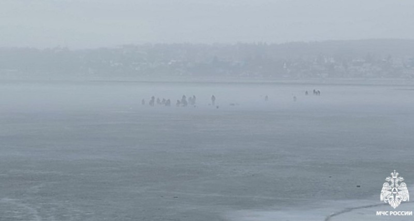 Улов дороже жизни: на Волге в Костроме заметили больше 10 рыбаков