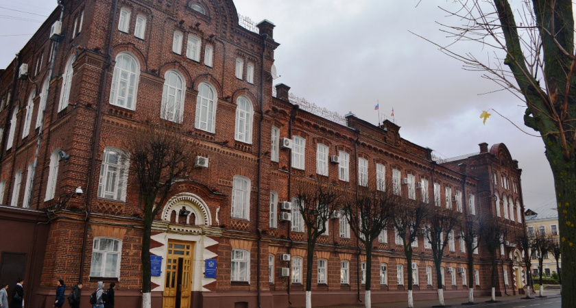 За служение региону: четыре костромича удостоены почетных знаков отличия