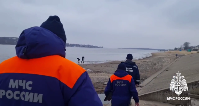 Рискованные игры на льдинах: костромских подростков спасли от трагедии