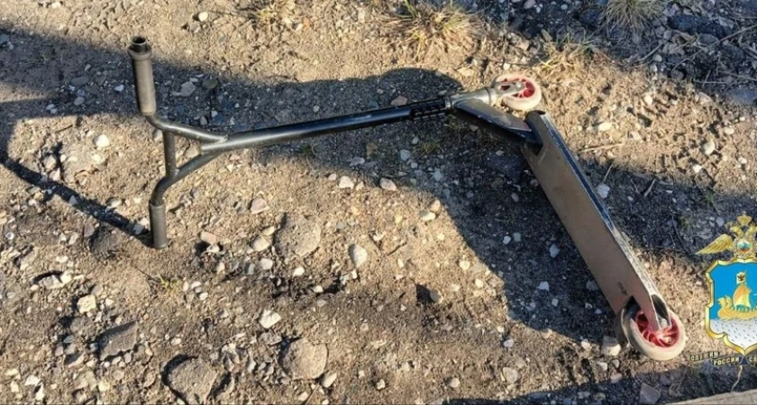 В Костроме во дворе дома водитель "Лады" сбил 8-летнего самокатчика