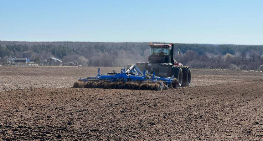 Ранний старт посевной: костромские аграрии вышли в поле на две недели раньше