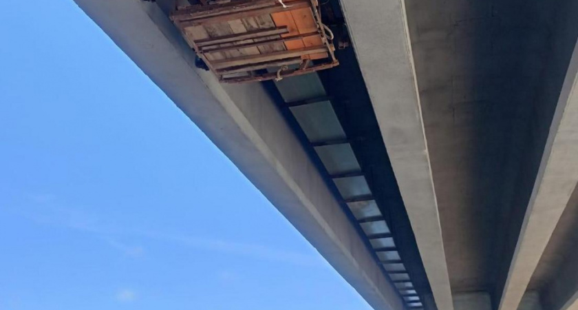 Демонтаж асфальта и обновление водоотвода: рабочие ускоряют ремонт моста через Волгу