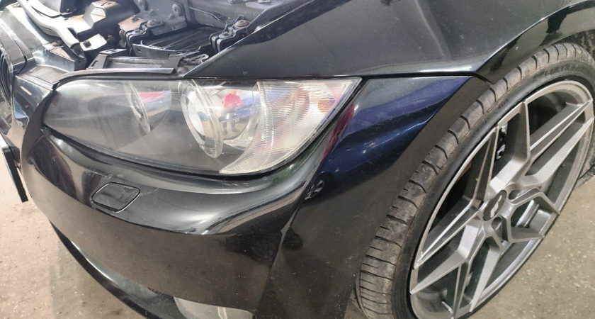 С 13 апреля водителей начнут штрафовать за такой тип колес - вот кто первый в списке