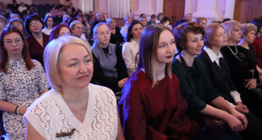 Названы имена лучших педагогов Костромской области 2025 года