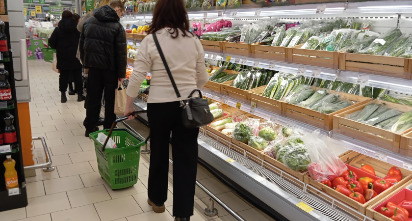 Назван овощ, который сохраняет молодость и красоту кожи - растет на даче почти у каждого, а в магазине стоит копейки - не огурец и не томат