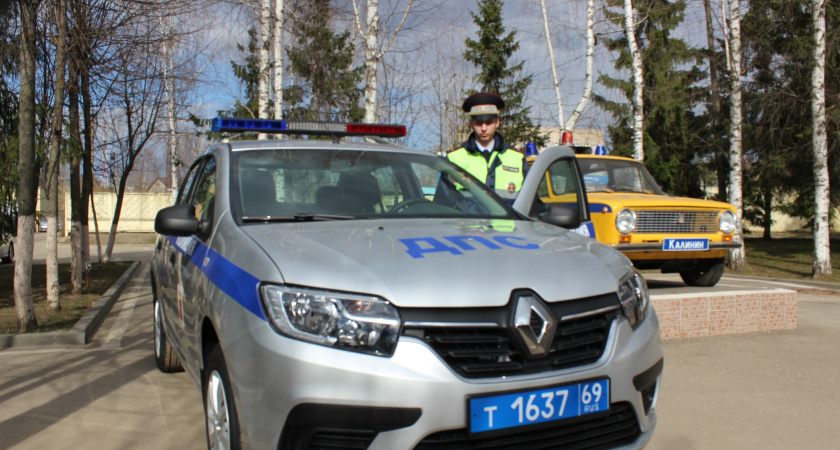 Водителей с многолетним стажем обяжут пересдавать на права в апреле: готовьте 2000 и еще столько же на справки