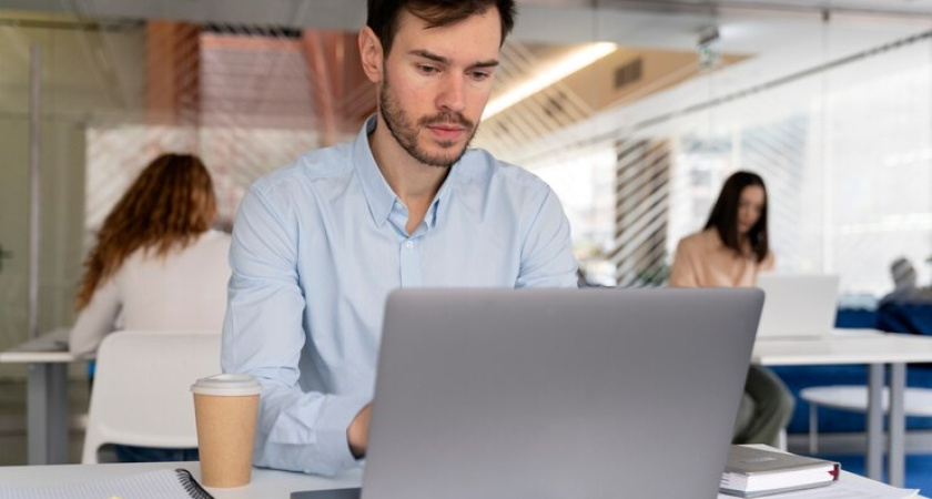 В перспективе нескольких лет произойдет взрывной рост популярности ИИ-устройств