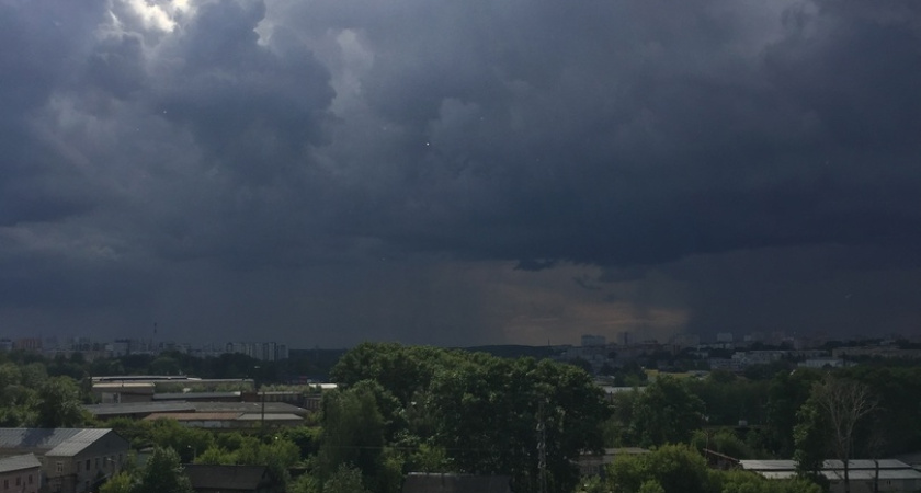 Метеопредупреждение: в Костромской области ожидаются грозы с ураганным ветром