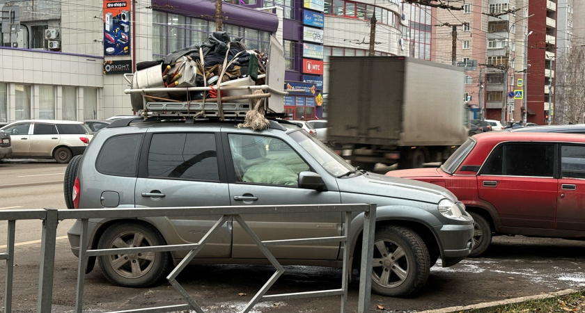 Обгон колонны — скрытая ловушка для водителей: один манёвр, и штраф "состригут" с головы аж 7500 рублей