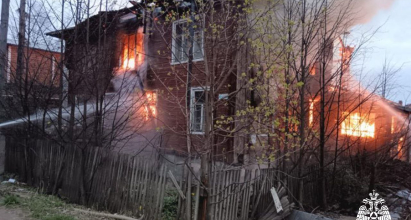 Трагедия в Шарье: пенсионерка погибла при пожаре в четырехквартирном доме
