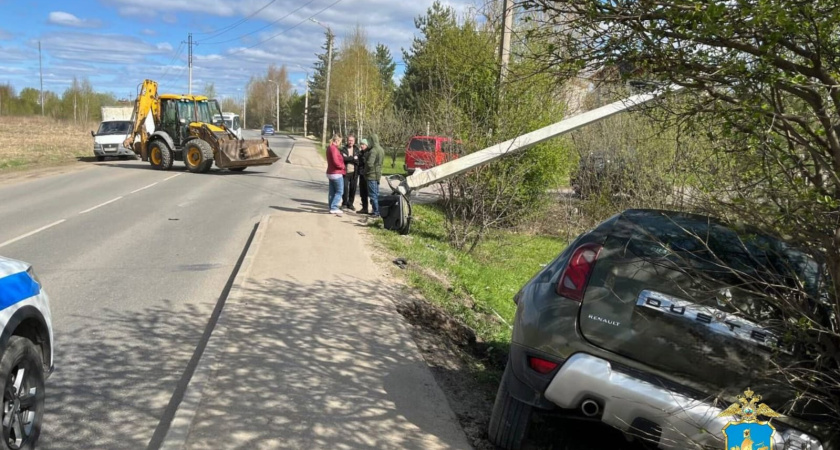 В Костроме в ДТП с иномаркой и трактором пострадала 6-летняя девочка