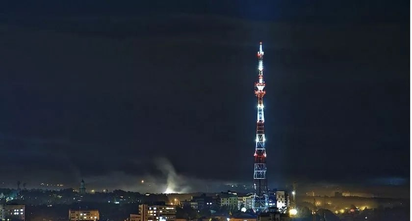 В Костроме в честь дня радио телебашня сменит подсветку