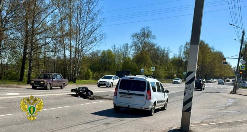 В Костроме на Кинешемском шоссе 37-летний мотоциклист погиб после столкновения с иномаркой