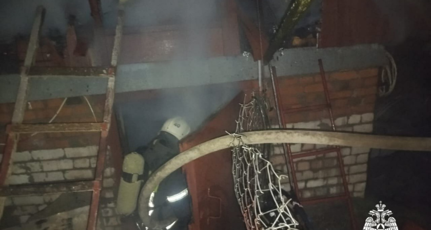 В Нерехтском районе из-за электропроводки полностью сгорело здание