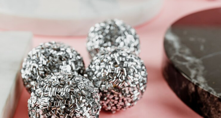 Никогда не покупала металлические губки раньше, но теперь беру пачками: это безумно полезная вещь в хозяйстве - как использую