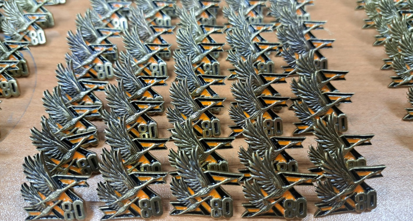 Студенты КГУ изготовили памятные значки для ветеранов к 9 Мая