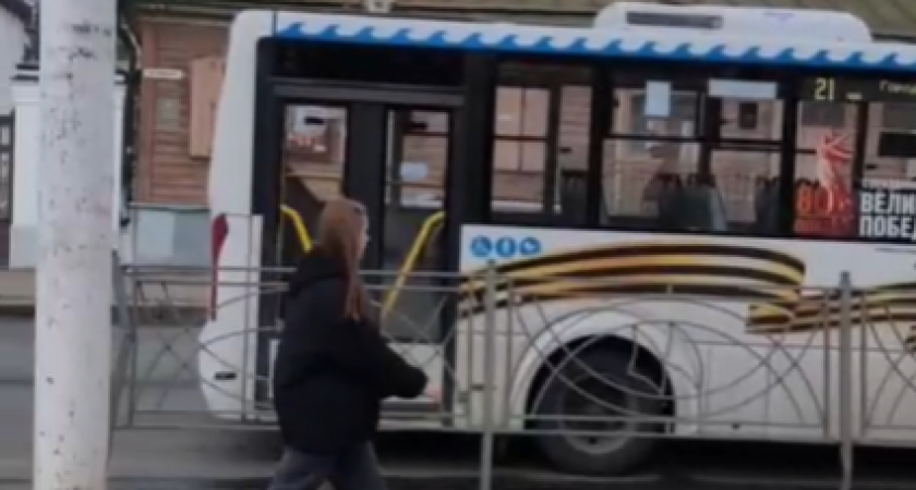 В центре Костромы столкнулись два автобуса