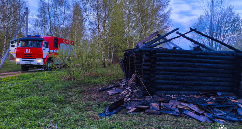Четыре пожара за сутки: в Костромской области горели баня и заброшенный дом