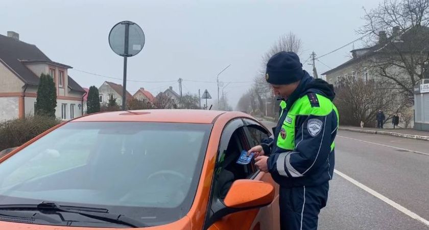 Опытный водила объяснил: 5 законных причин не показывать документы сотруднику ГАИ