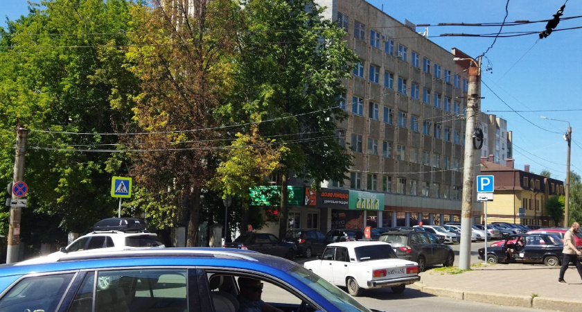 Водителей с 10-летним стажем заставят пересдавать права в мае: иначе нужно заплатите 30 000 рублей штрафа