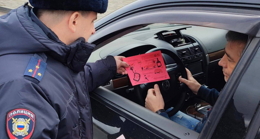 Автоюрист разъяснил, почему категорически нельзя говорить инспектору ГИБДД, кем и где вы работаете: запомните на всю жизнь