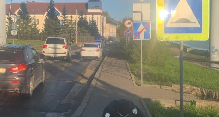 В Костроме 15-летний подросток на электросамокате врезался в дорожный знак