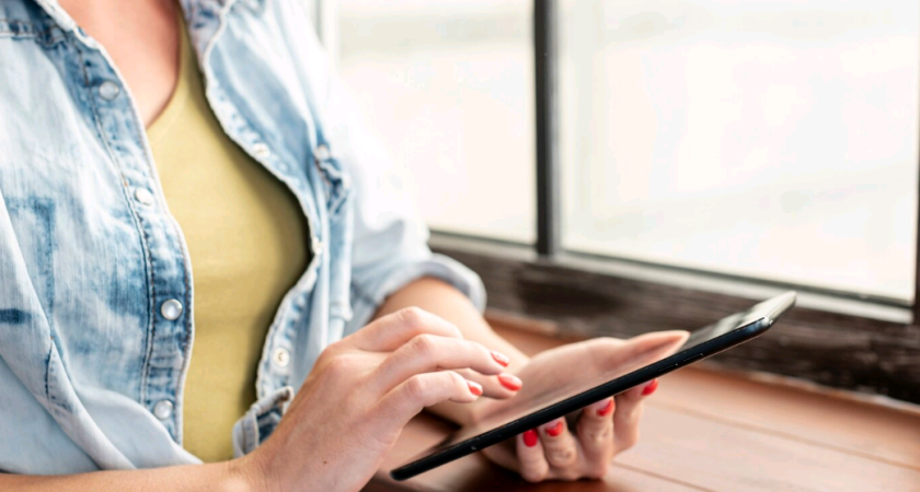 Мошенники выманивают у клиентов банковские карты «для проверки»