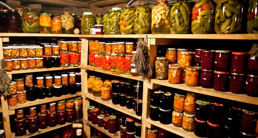 65-летний костромич обчистил погреб в одной из многоэтажек