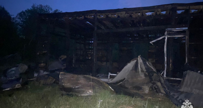 В Костроме потушили пожар в заброшенном здании на улице Бульварной