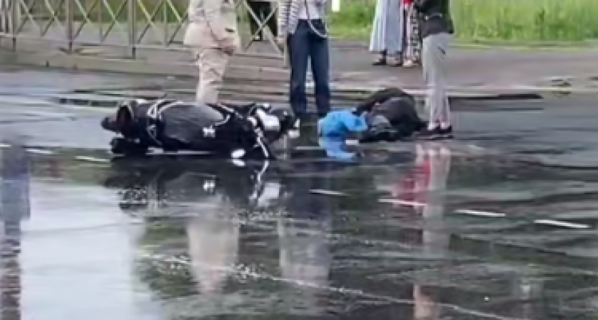 Костромич на иномарке травмировал скутериста и скрылся с места ДТП