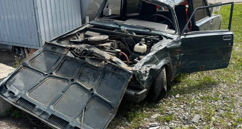 В Костромской области столкнулась "Лада Калина" и "семерка": в ДТП пострадали два человека