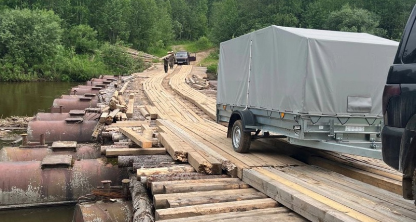 В Костромской области отремонтировали проблемный понтонный мост в Солигаличе