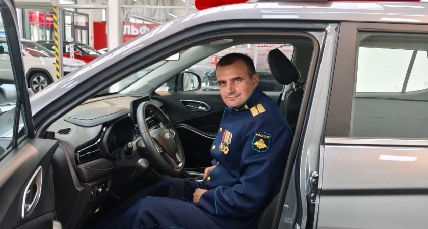 В Костроме ветеран спецоперации получил адаптированный автомобиль