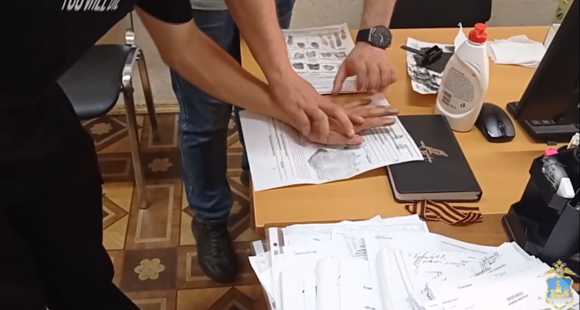 Житель Ивановской области попался на поддельных правах в Костромской области