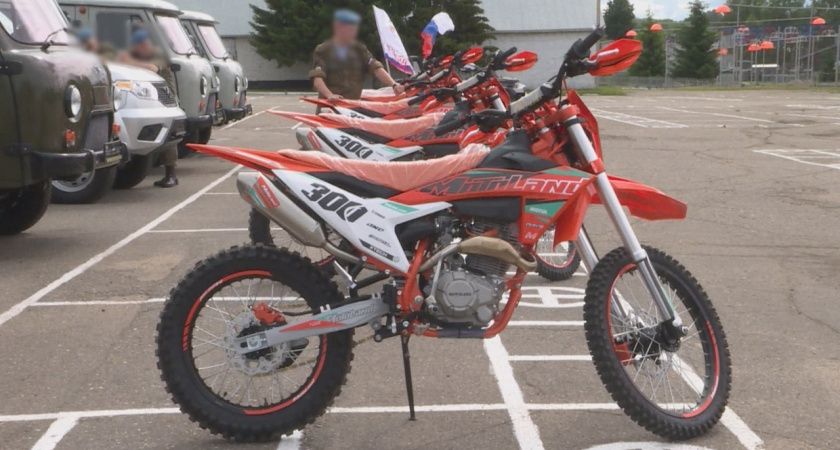 Из Костромской области отправили в зону СВО квадроциклы и внедорожники