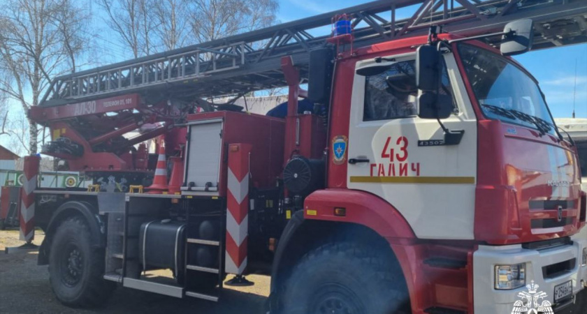 В Галиче предотвратили пожар: мусор потушили до приезда спасателей