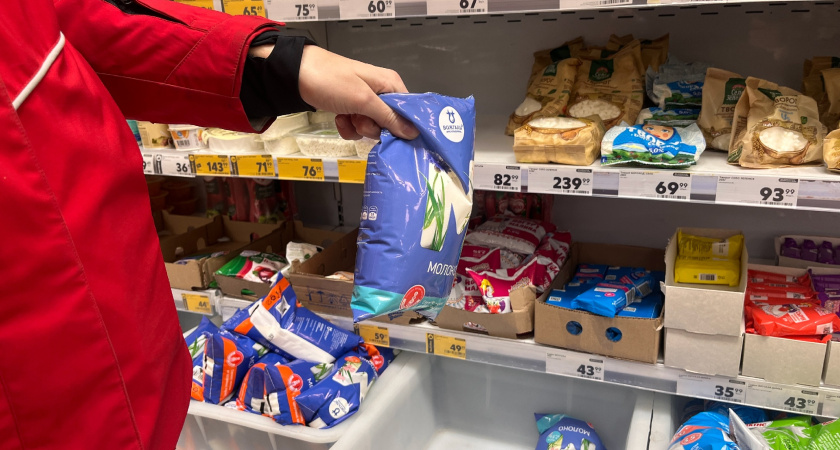 Вижу спецметки на ценнике — беру сразу: продукты из «Пятёрочки» в разы дешевле, если знать, куда смотреть