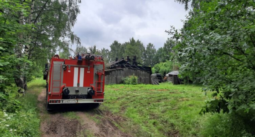 В Макарьевском округе сгорели дачный дом и гостевой коттедж