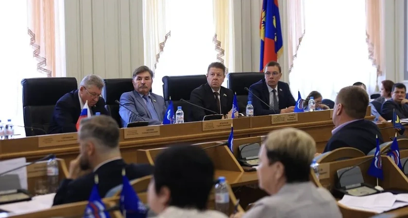 У губернатора Костромской области появились два конкурента