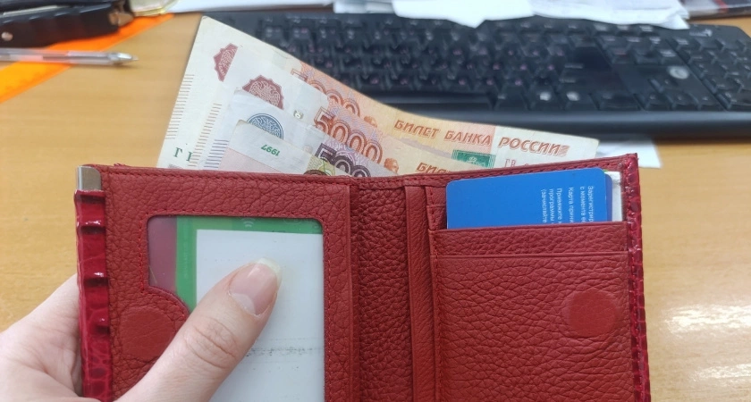 Всем рожденным с 1948 по 1998 год. Россиян обрадовали выплатой 38 400 рублей - вот условия