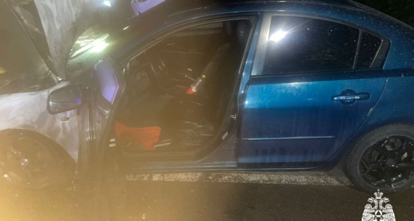 В полночь в Костроме загорелся автомобиль