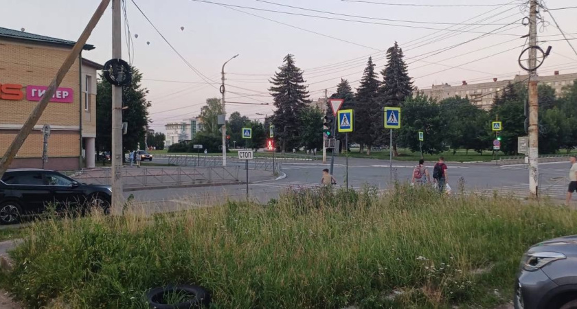 В Костроме BMW сбил подростка на пешеходном переходе