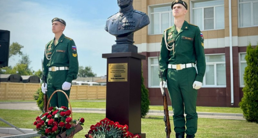 В Костроме установили бюст в память о погибшем при теракте генерале Игоре Кириллове