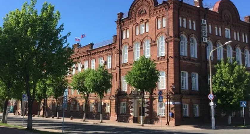 В Костроме здание администрации взяли под особую охрану