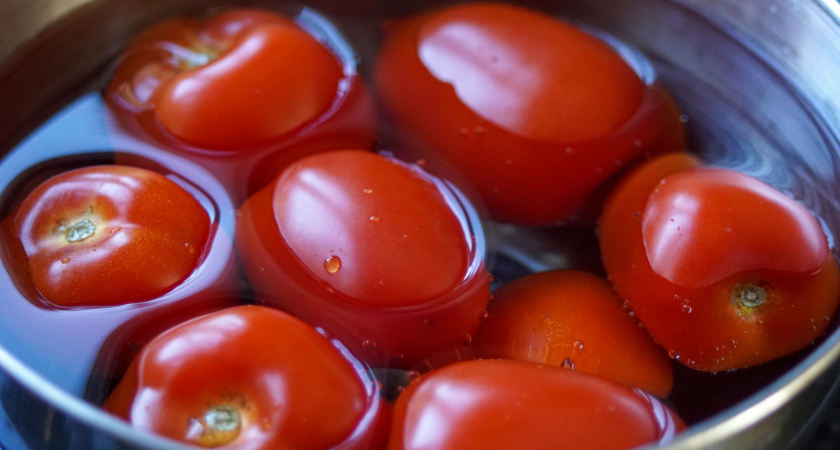 И 20 банок будет мало: делаю такие маринованные помидорчики — домашние уплетают, за уши не оттащишь