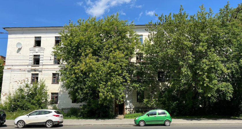 В Костроме собственника заброшенного общежития хотят через суд обязать сделать ремонт